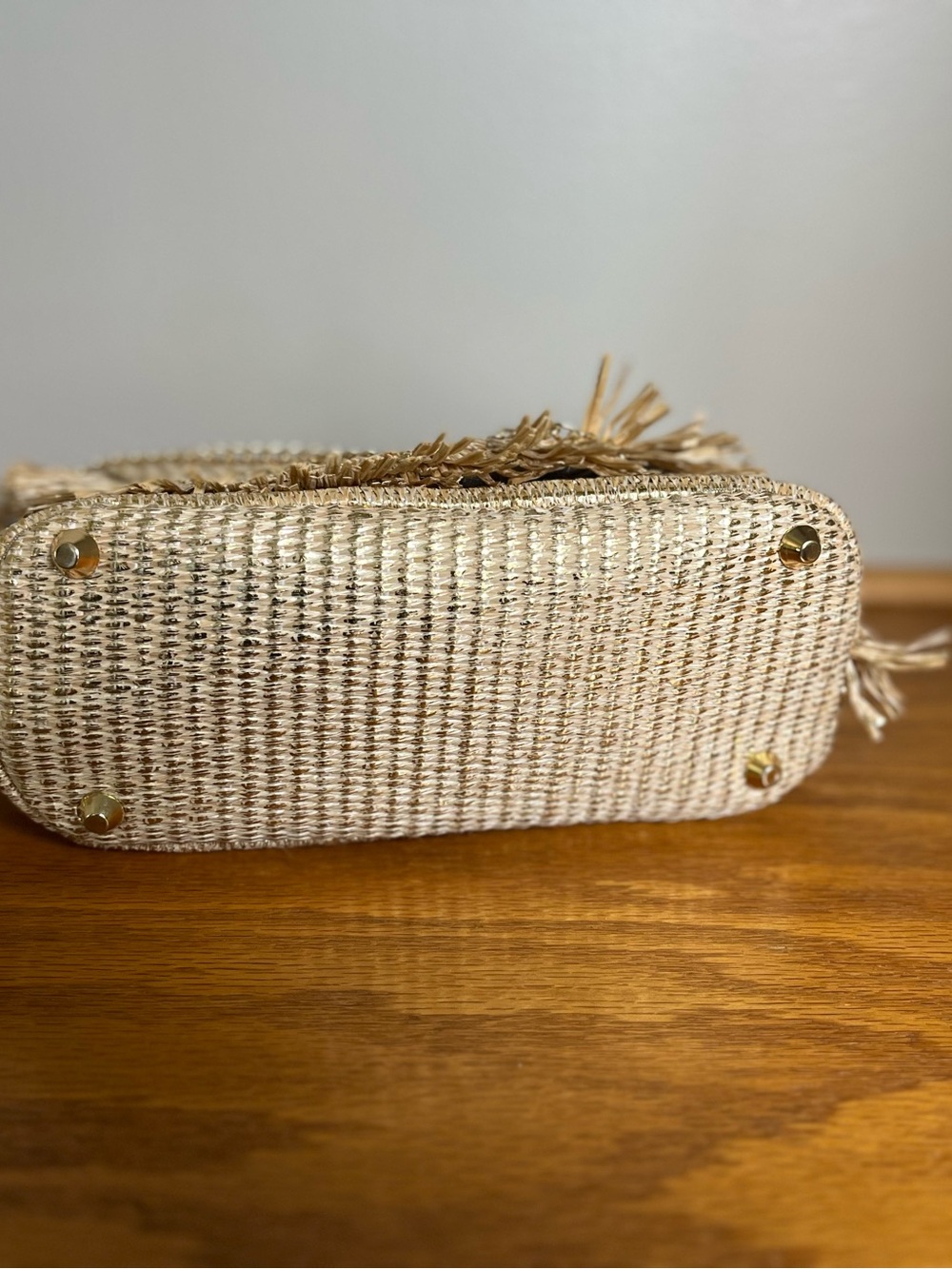 New Tommy Bahama gold bamboo raffia fringe crossbody hand bag purse - Picture 6 of 16